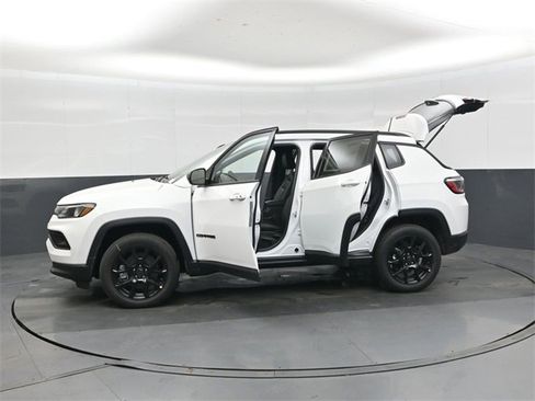 New 2026 Jeep Compass Latitude image 49