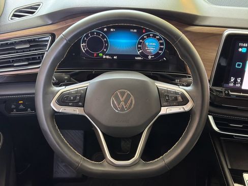 Used 2024 Volkswagen Atlas SE FWD image 4