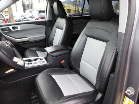 Certified 2022 Ford Explorer XLT w/ Equipment Group 202A image 11