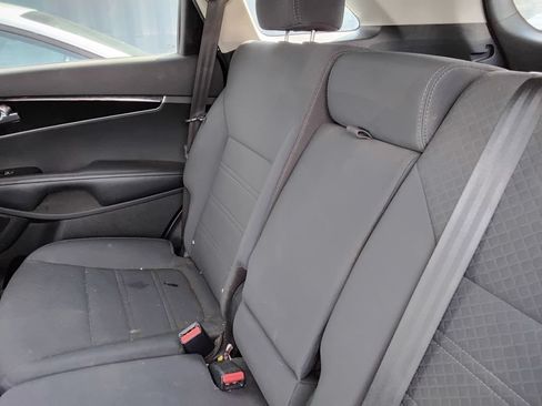 Used 2017 Kia Sorento FWD w/ LX Convenience Package image 11