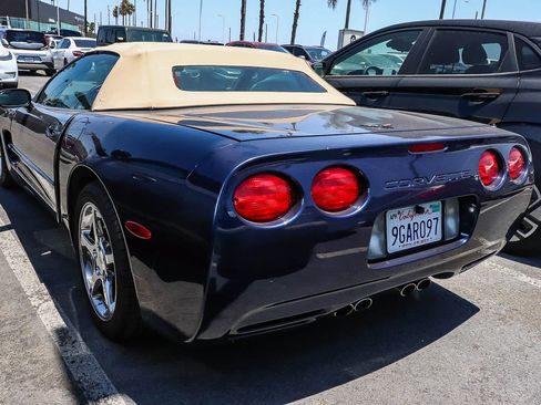 Used 2001 Chevrolet Corvette Convertible w/ Preferred Equipment Group2 RWD image 6
