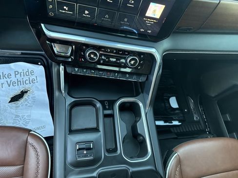 Used 2024 GMC Sierra 2500 Denali Ultimate image 17