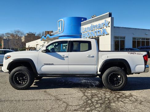 Used 2018 Toyota Tacoma 2WD Double Cab image 7