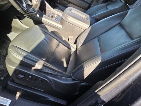 Used 2021 Chevrolet Tahoe Z71 w/ Z71 Signature Package image 6