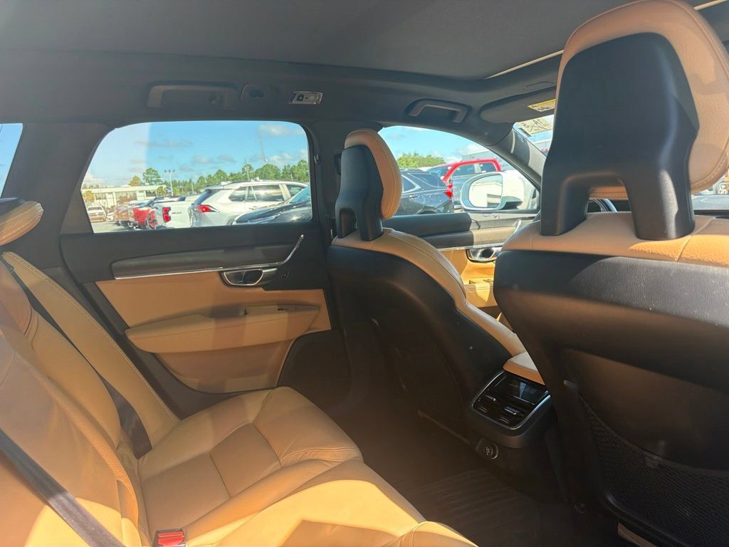 Used 2018 Volvo V90 T5 Cross Country w/ Convenience Package AWD/4WD image 19