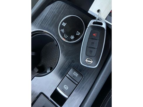 Used 2024 Nissan Rogue S AWD/4WD image 22