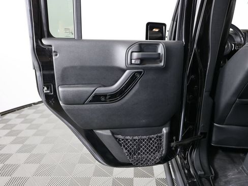 Used 2017 Jeep Wrangler Unlimited Sahara AWD/4WD image 16