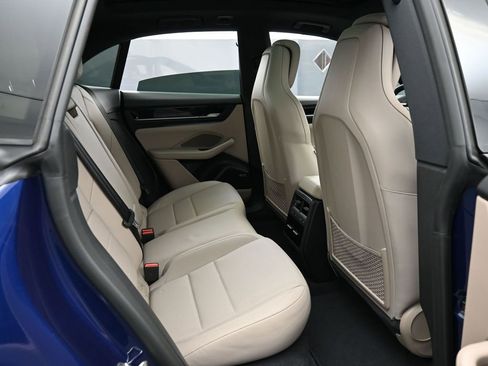 Certified 2025 Porsche Macan 4S Electric image 28