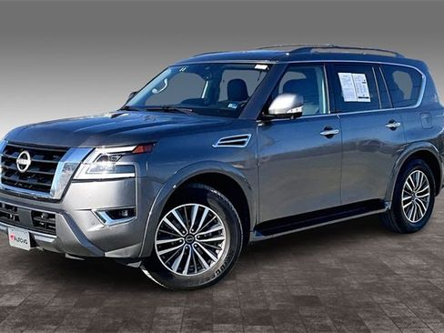 Used 2023 Nissan Armada SL w/ Captain's Chairs Package image 3