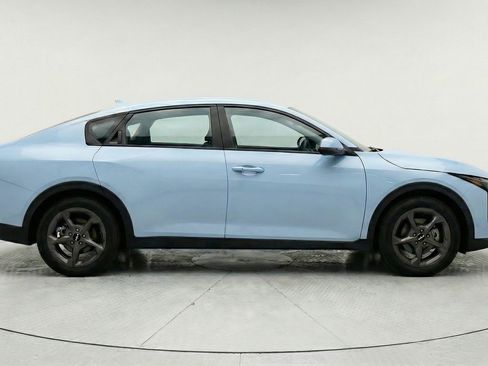 Used 2025 Kia K4 LXS FWD image 11