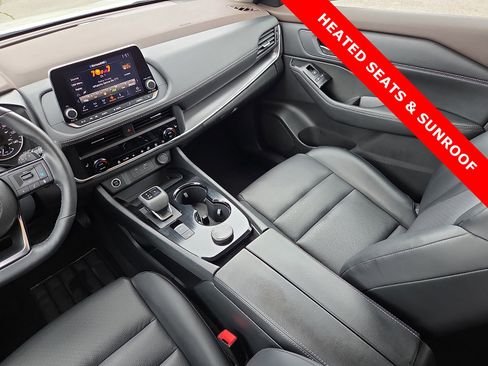 Used 2023 Nissan Rogue SV w/ SV Premium B Package image 12