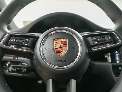 New 2026 Porsche Macan image 27