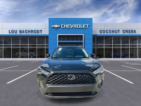 Used 2024 Toyota Corolla Cross LE image 3