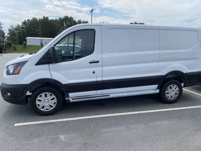 Certified 2025 Ford Transit 250 Low Roof w/ Exterior Upgrade Package RWD image 4