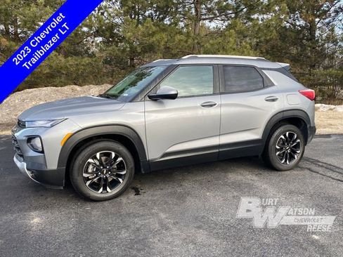 Used 2023 Chevrolet TrailBlazer LT image 3