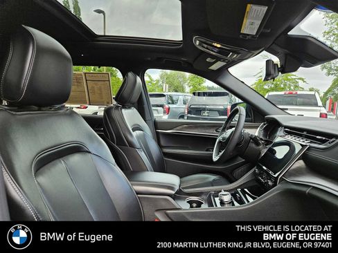 Used 2024 Jeep Grand Cherokee L Limited w/ Luxury Tech Group II AWD/4WD image 11