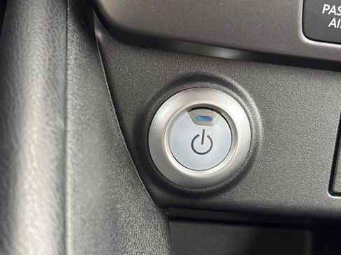 Used 2025 Nissan Leaf S image 25