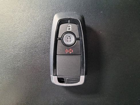 Used 2024 Ford Edge SEL image 32