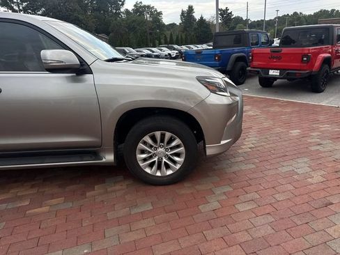 Used 2023 Lexus GX 460 Premium AWD/4WD image 16