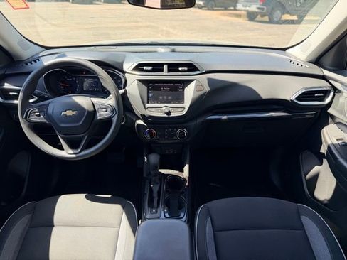 Used 2023 Chevrolet TrailBlazer LT FWD image 20