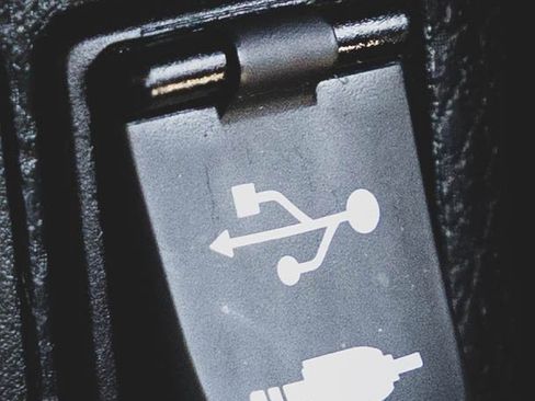 Used 2016 Toyota Corolla LE image 5