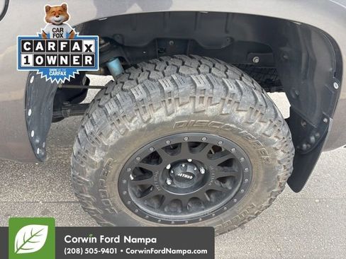 Used 2018 Toyota Tundra SR5 w/ TRD Off Road Package image 10