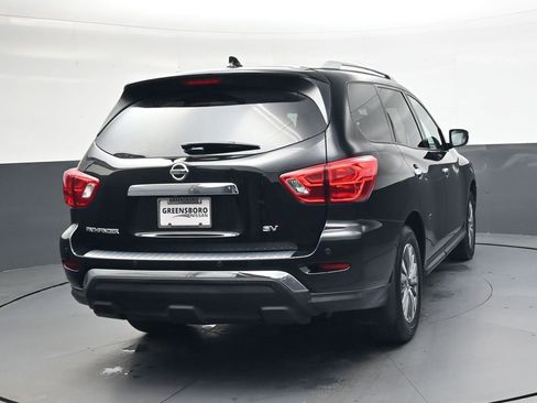 Used 2020 Nissan Pathfinder SV image 4