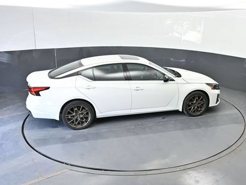 Used 2025 Nissan Altima 2.5 SR w/ SR Premium Package AWD/4WD image 48