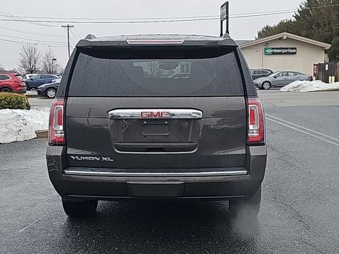 Used 2020 GMC Yukon XL Denali w/ Denali Premium Package image 13