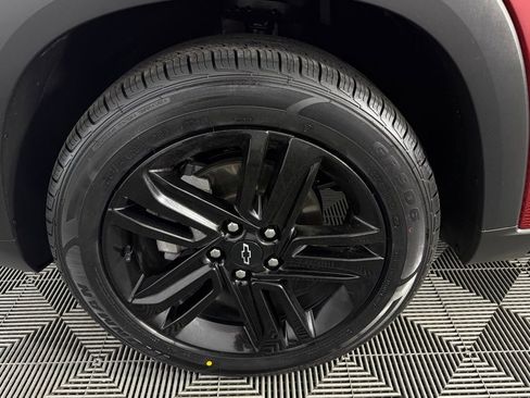 Used 2024 Chevrolet Trax ACTIV w/ Sunroof Package image 11
