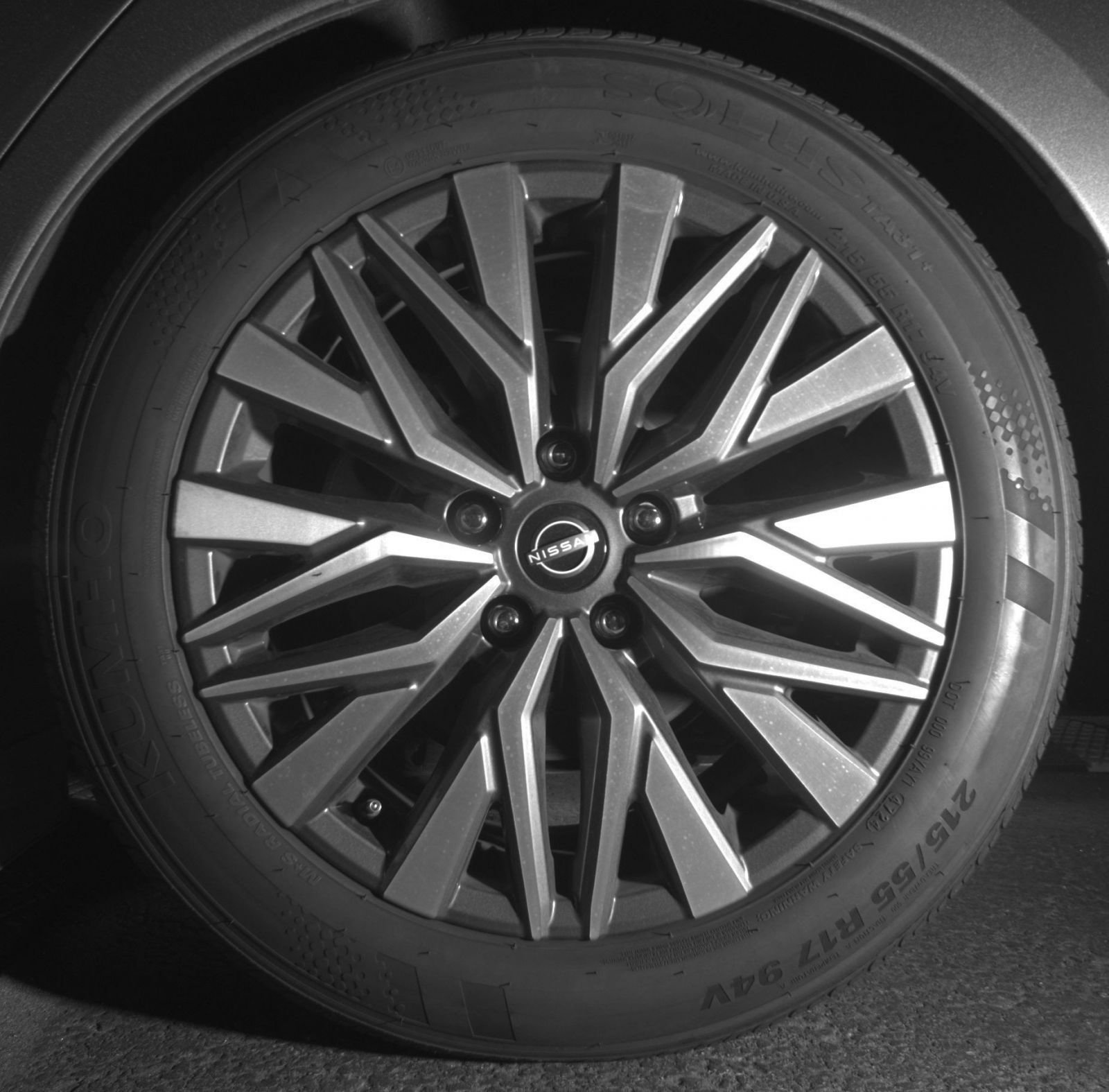 Used 2025 Nissan Altima 2.5 SV FWD image 13