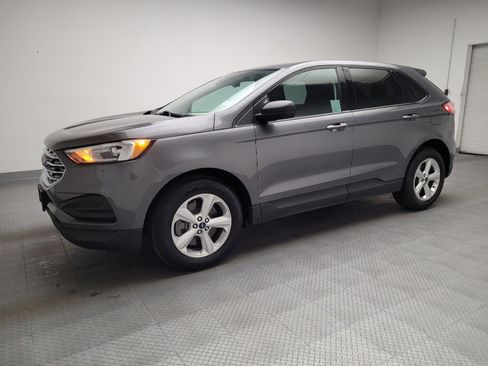 Used 2021 Ford Edge SE image 2