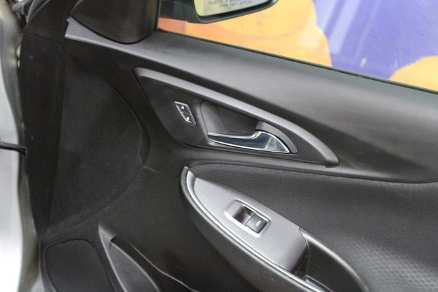 Used 2022 Chevrolet Malibu LS FWD image 9