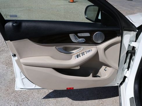 Used 2017 Mercedes-Benz C 300 4MATIC Sedan image 11