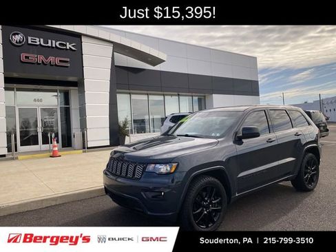 Used 2017 Jeep Grand Cherokee Altitude image 1