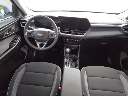 Used 2025 Chevrolet TrailBlazer LT w/ Convenience Package FWD image 22