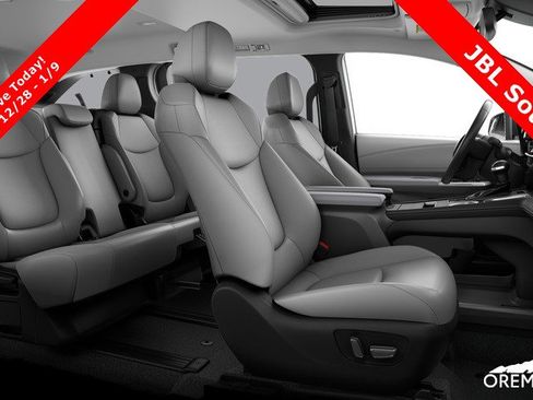 New 2026 Toyota Sienna XLE image 7