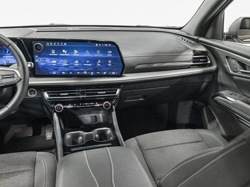 Used 2024 Chevrolet Traverse LS FWD image 30