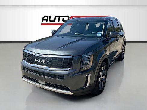 Used 2022 Kia Telluride EX w/ EX Premium Package image 3
