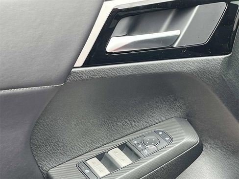 New 2026 Mitsubishi Outlander SE image 12