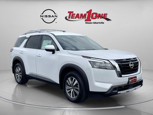 New 2025 Nissan Pathfinder SL image 1
