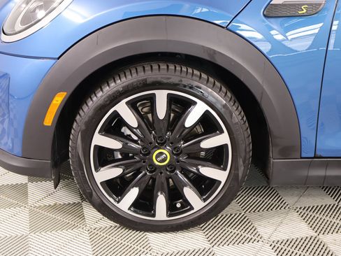 Used 2024 MINI Cooper SE FWD image 17