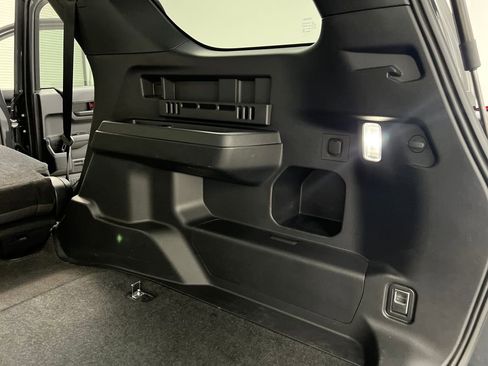 Used 2025 Toyota 4Runner SR5 image 33