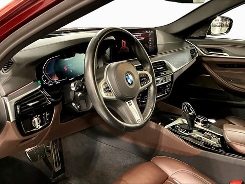 Used 2022 BMW M550i xDrive w/ Dynamic Handling Package AWD/4WD image 17