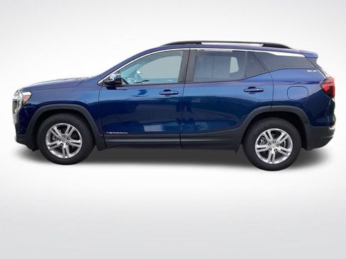 Used 2022 GMC Terrain SLE w/ Driver Convenience Package FWD image 6