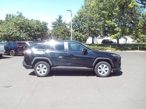 Used 2023 Toyota RAV4 LE AWD/4WD image 6