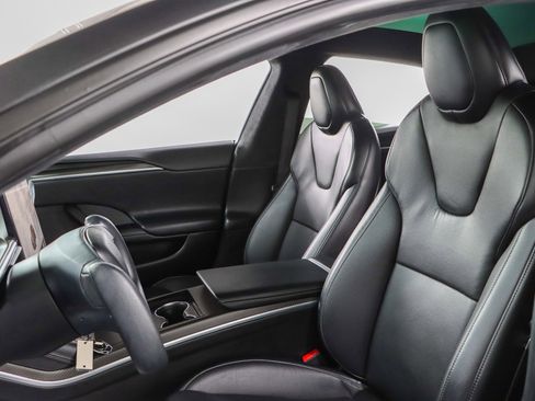 Used 2022 Tesla Model S Plaid image 22