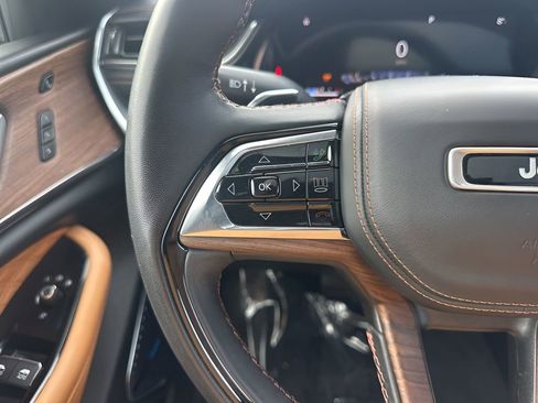 Used 2022 Jeep Grand Cherokee Summit w/ Adv Protech Group IV image 17