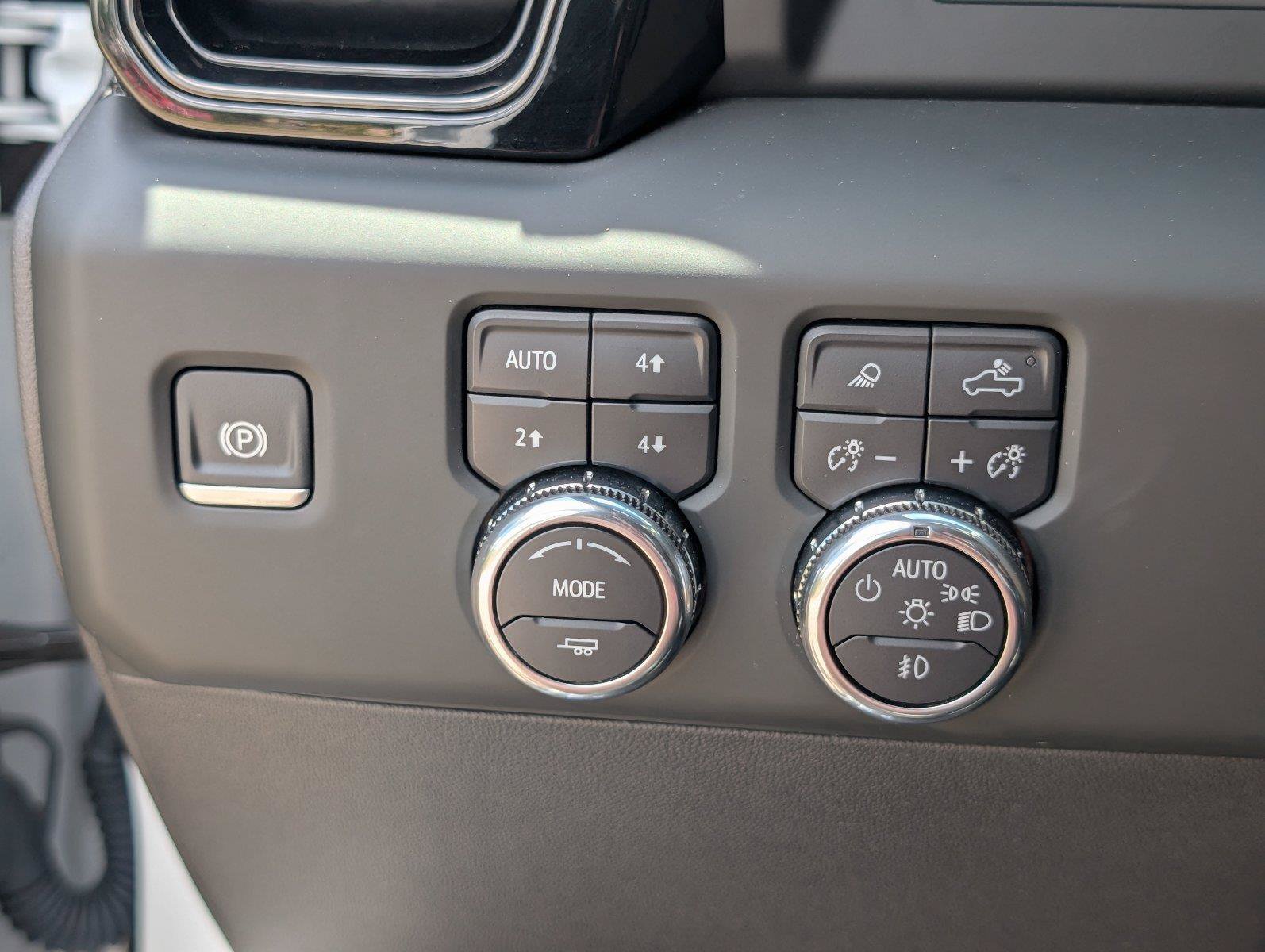 Used 2024 GMC Sierra 1500 AT4 w/ AT4 Premium Package AWD/4WD image 33