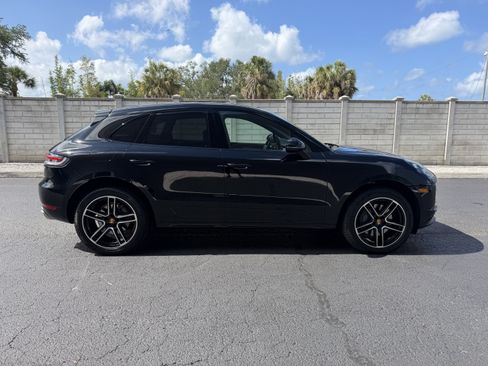 Certified 2021 Porsche Macan S AWD/4WD image 7